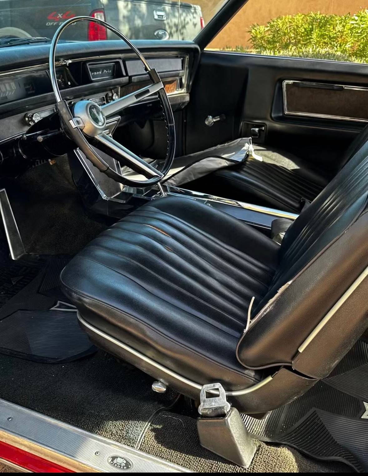 Pontiac-Grand-Prix-1968-6