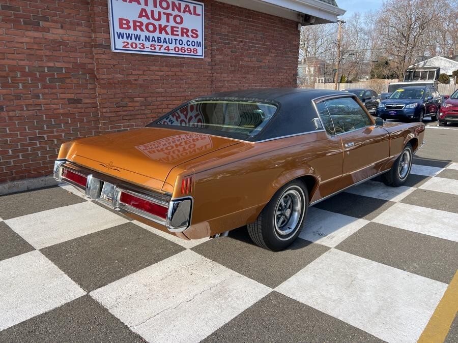 Pontiac-Grand-Prix-1969-Coupe-4