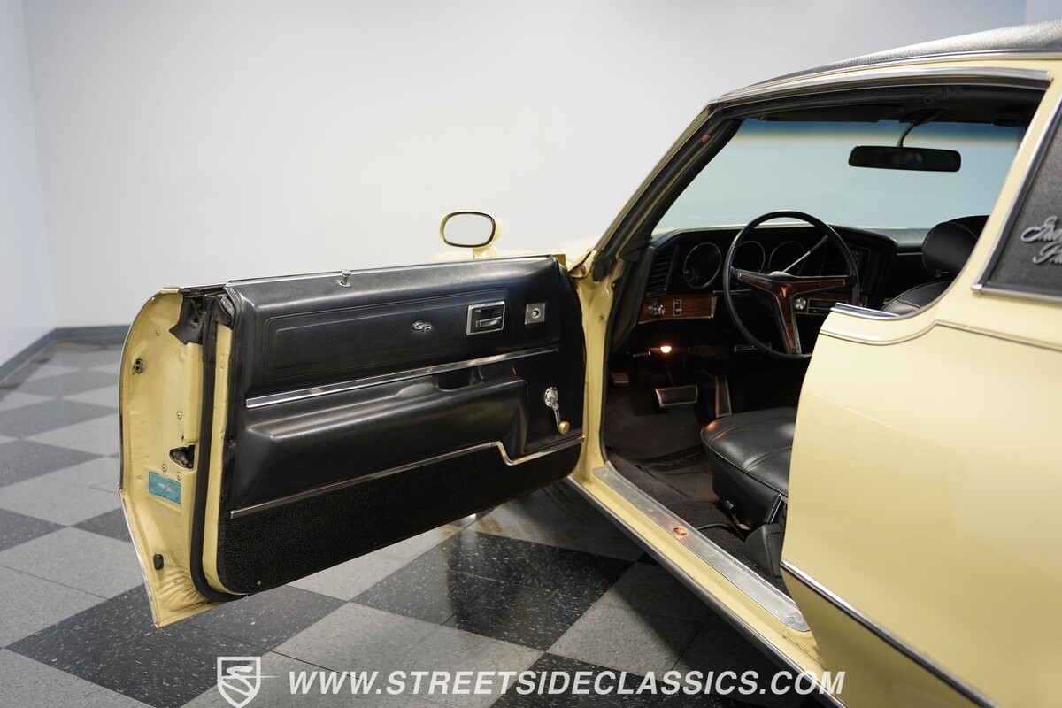 Pontiac-Grand-Prix-1972-Hardtop-36