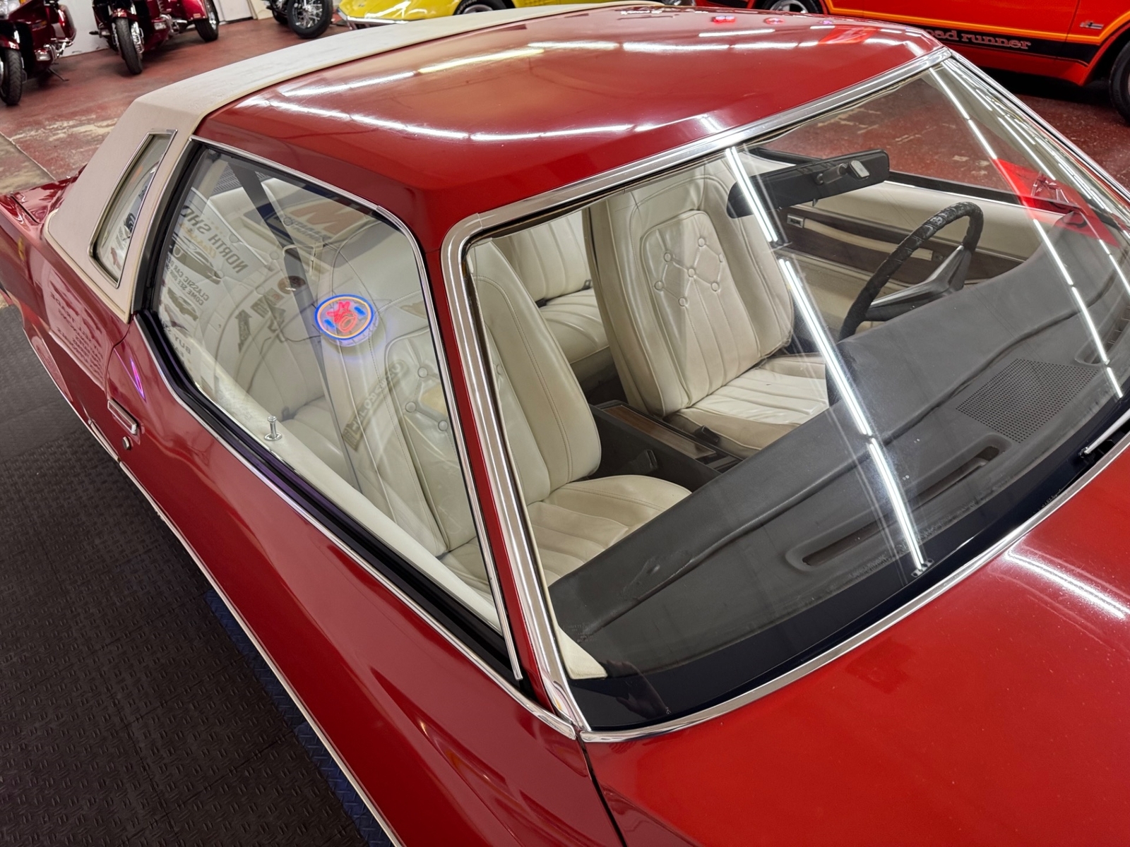 Pontiac-Grand-Prix-1977-2-Door-10