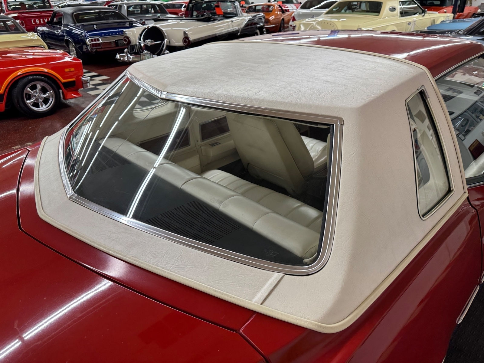Pontiac-Grand-Prix-1977-2-Door-16