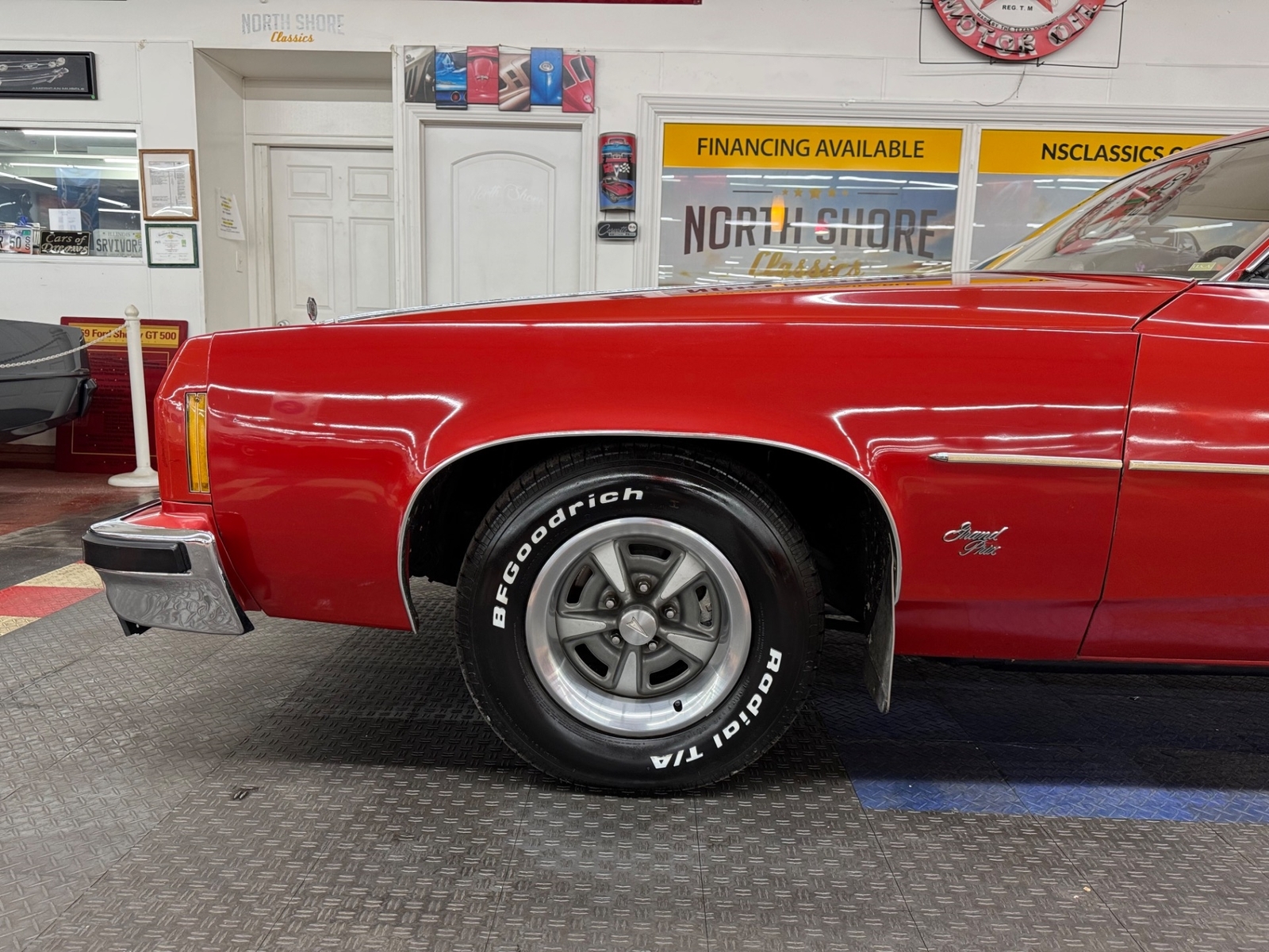 Pontiac-Grand-Prix-1977-2-Door-18