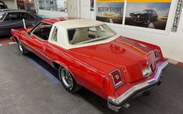 Pontiac-Grand-Prix-1977-2-Door-2