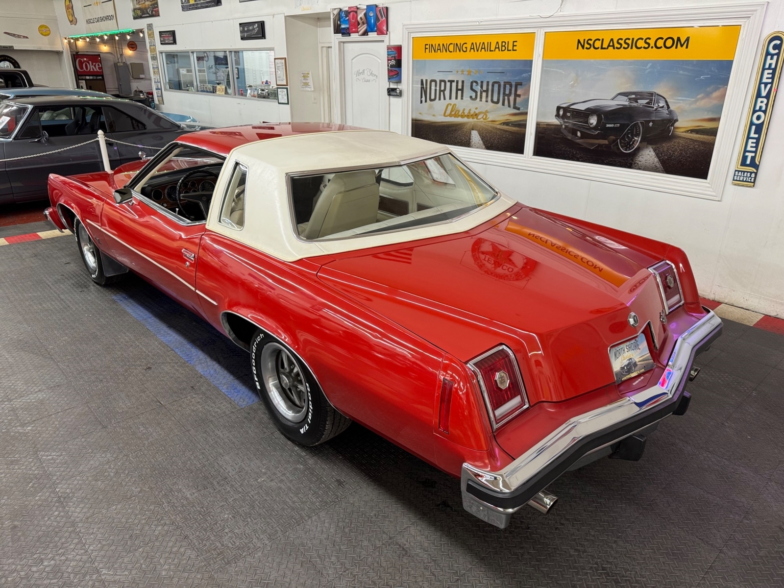 Pontiac-Grand-Prix-1977-2-Door-2