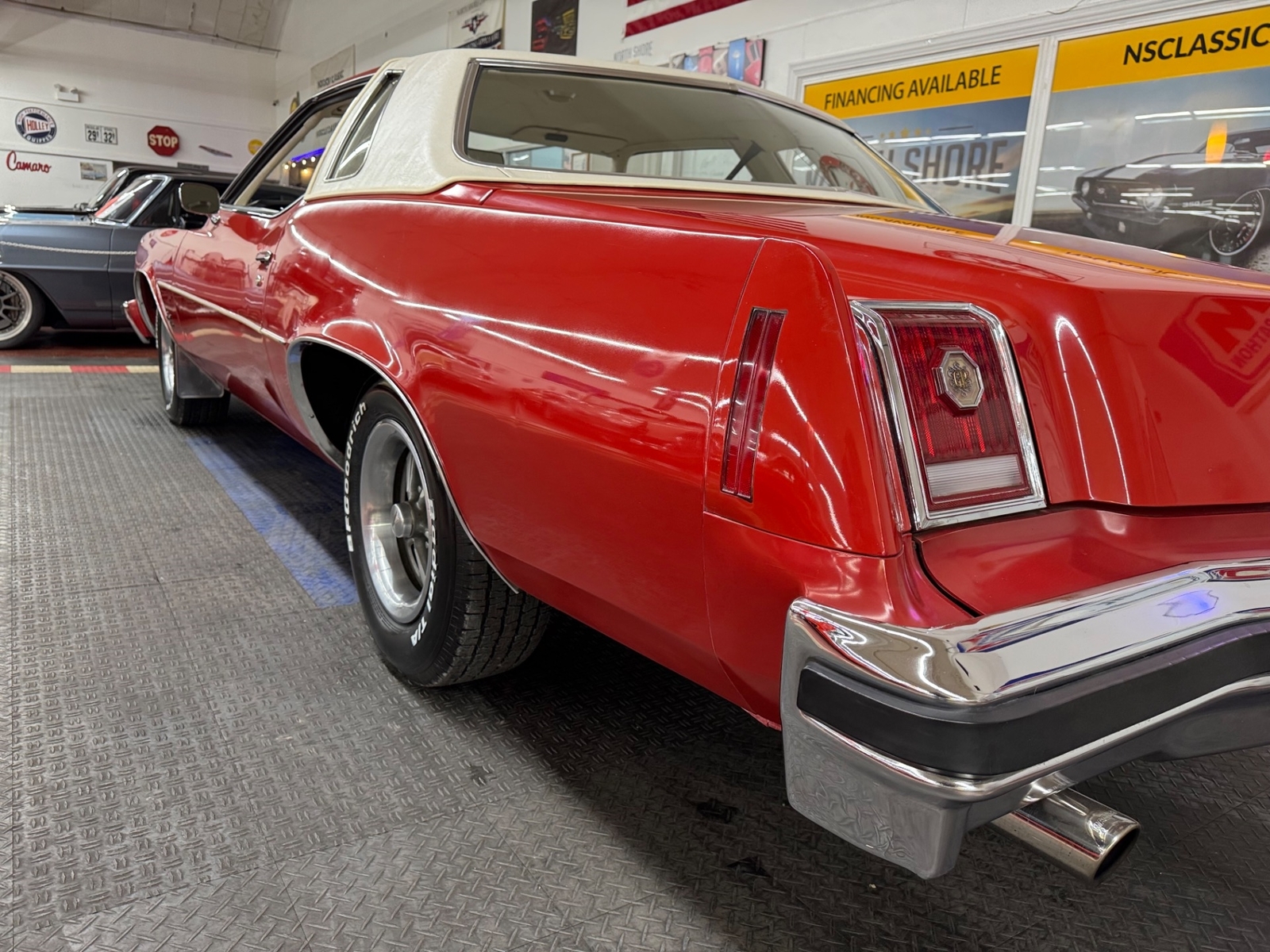 Pontiac-Grand-Prix-1977-2-Door-21