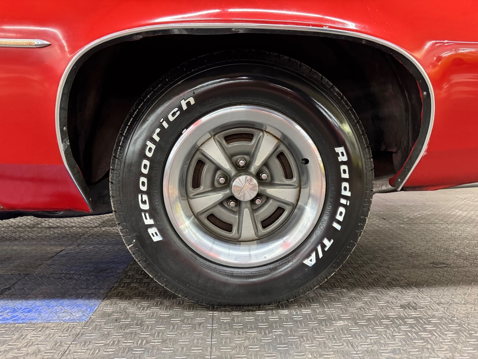 Pontiac-Grand-Prix-1977-2-Door-23