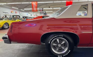 Pontiac-Grand-Prix-1977-2-Door-24