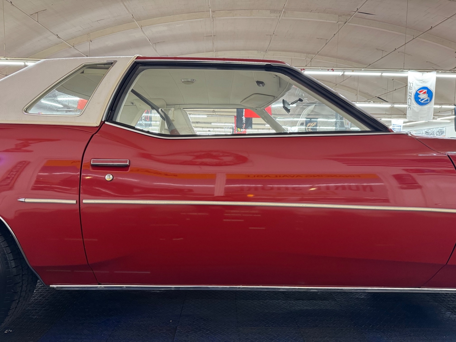 Pontiac-Grand-Prix-1977-2-Door-25