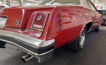 Pontiac-Grand-Prix-1977-2-Door-27