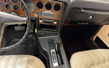 Pontiac-Grand-Prix-1977-2-Door-32