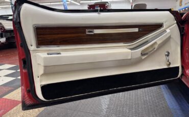 Pontiac-Grand-Prix-1977-2-Door-34