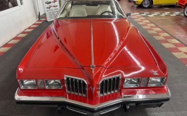 Pontiac-Grand-Prix-1977-2-Door-4