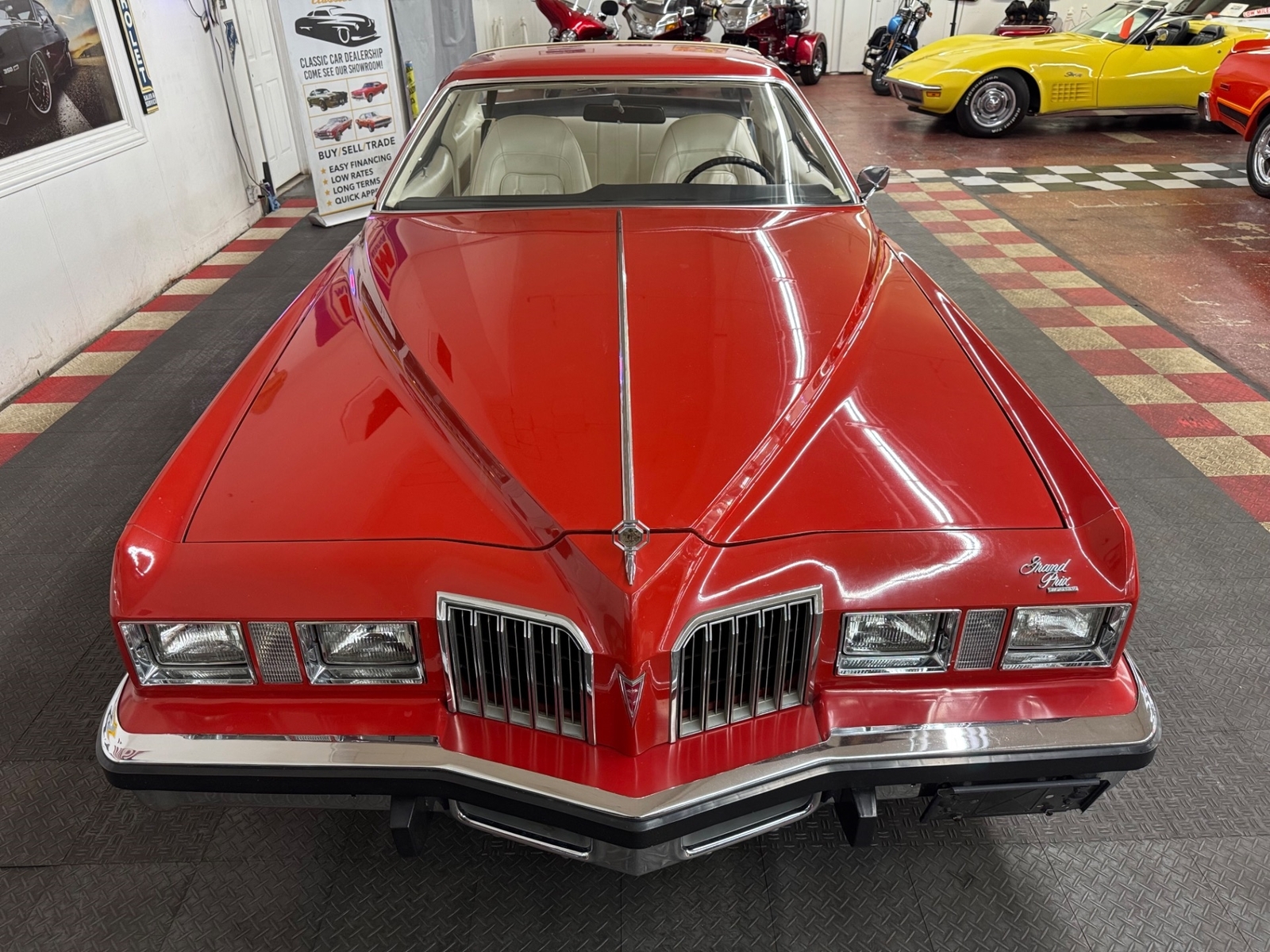 Pontiac-Grand-Prix-1977-2-Door-4