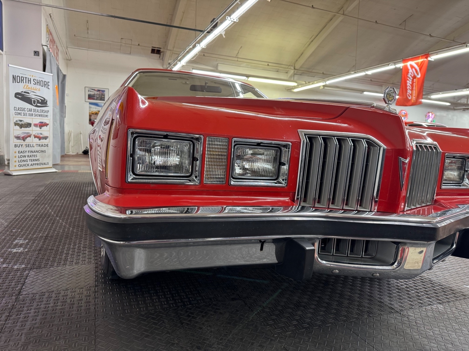 Pontiac-Grand-Prix-1977-2-Door-7
