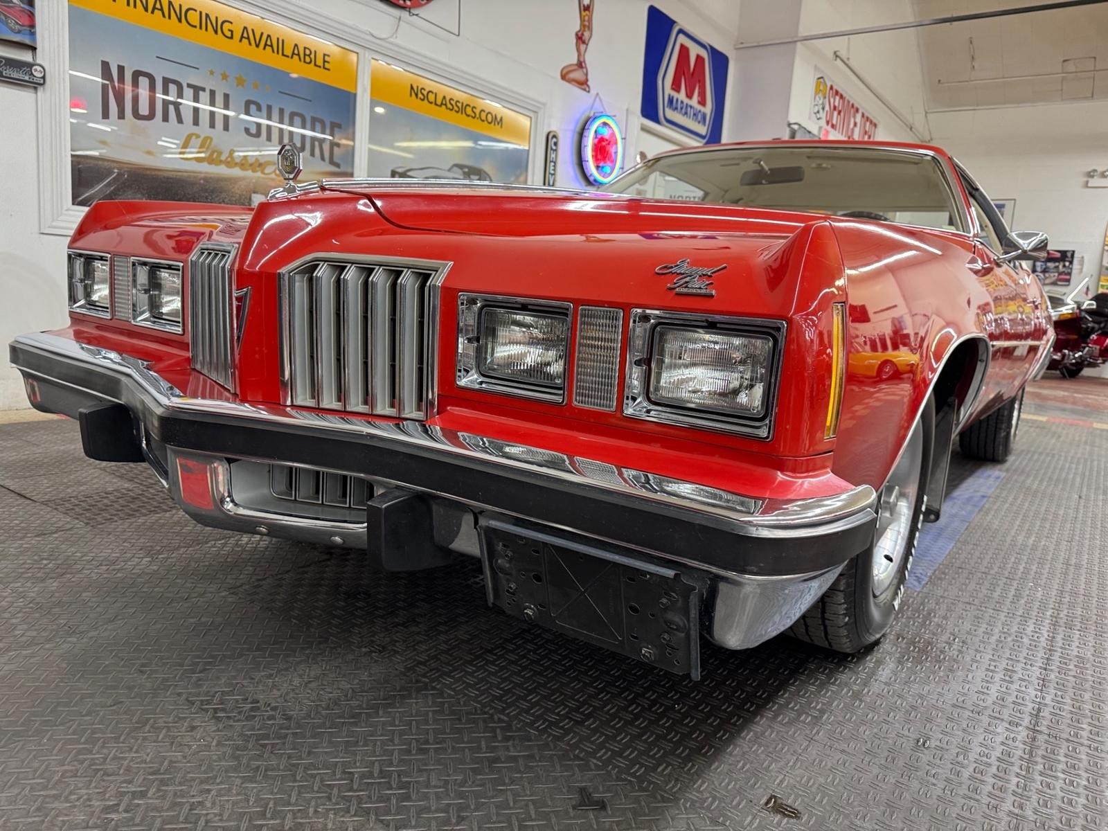 Pontiac-Grand-Prix-1977-2-Door-8