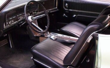 Pontiac-Grand-prix-1967-Green-Black-10