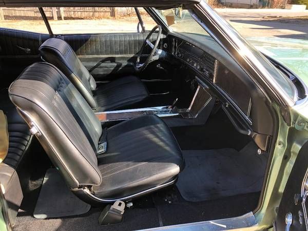 Pontiac-Grand-prix-1967-Green-Black-11