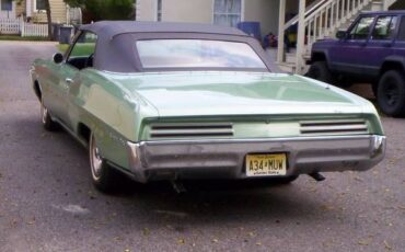 Pontiac-Grand-prix-1967-Green-Black-13