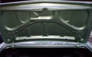 Pontiac-Grand-prix-1967-Green-Black-2