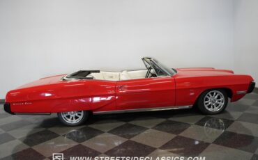 Pontiac-Grand-prix-1967-Red-White-23