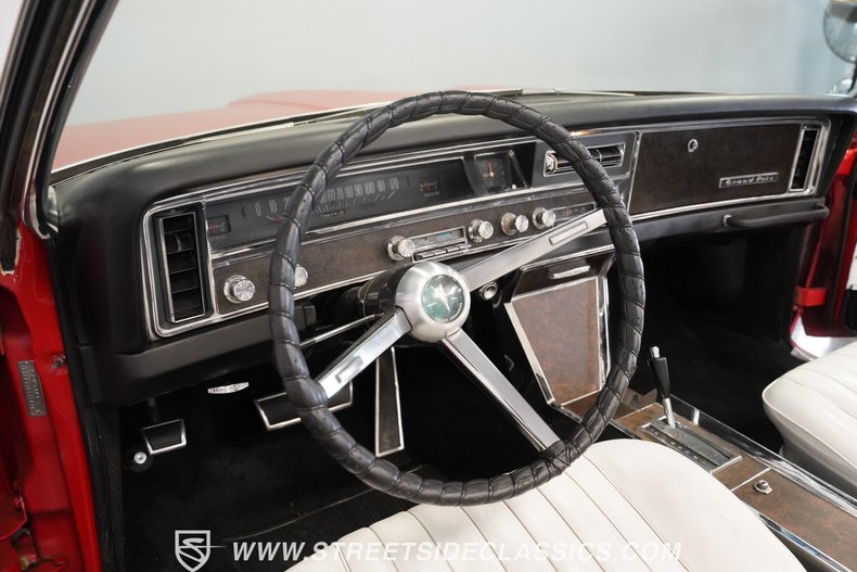 Pontiac-Grand-prix-1967-Red-White-33