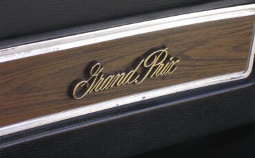 Pontiac-Grand-prix-1972-Pearlish-white-White-10