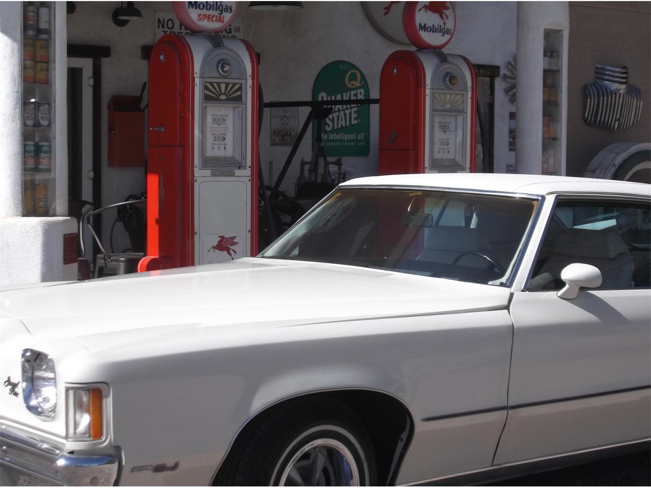 Pontiac-Grand-prix-1972-Pearlish-white-White-2