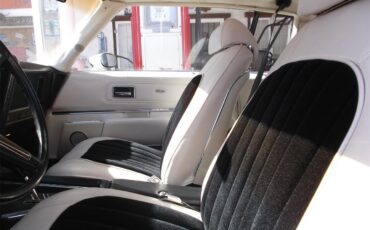 Pontiac-Grand-prix-1972-Pearlish-white-White-35
