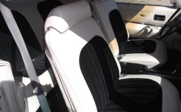 Pontiac-Grand-prix-1972-Pearlish-white-White-50