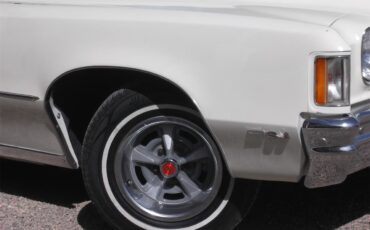 Pontiac-Grand-prix-1972-Pearlish-white-White-57