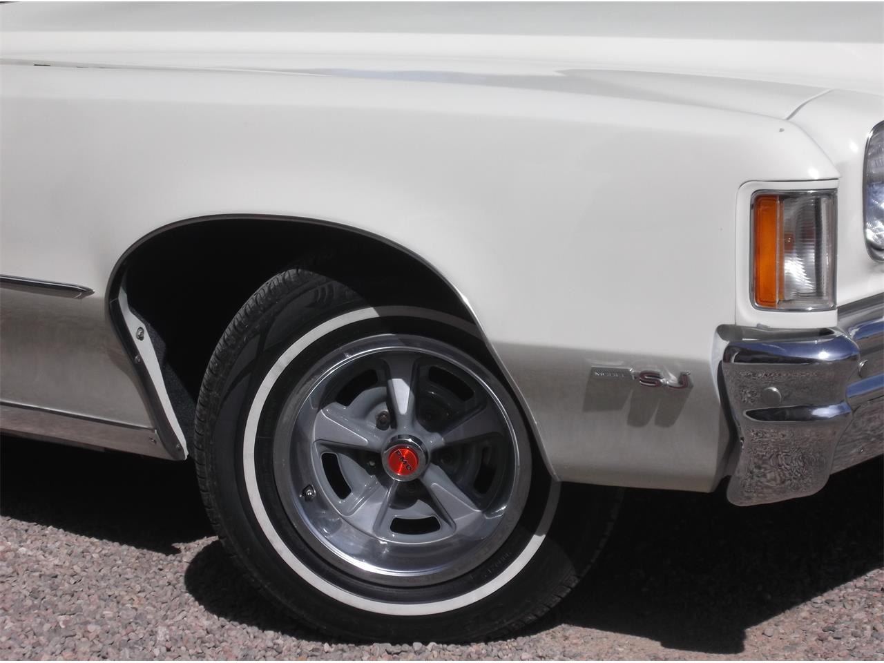 Pontiac-Grand-prix-1972-Pearlish-white-White-57