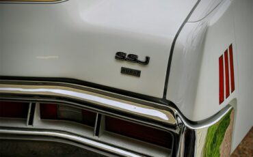Pontiac-Grand-prix-1972-white-white-22