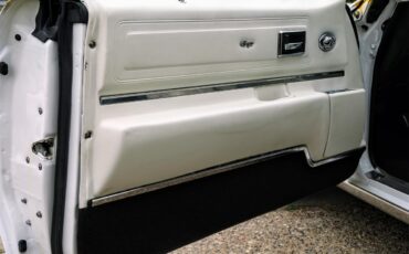 Pontiac-Grand-prix-1972-white-white-24
