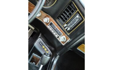 Pontiac-Grand-prix-1972-white-white-27