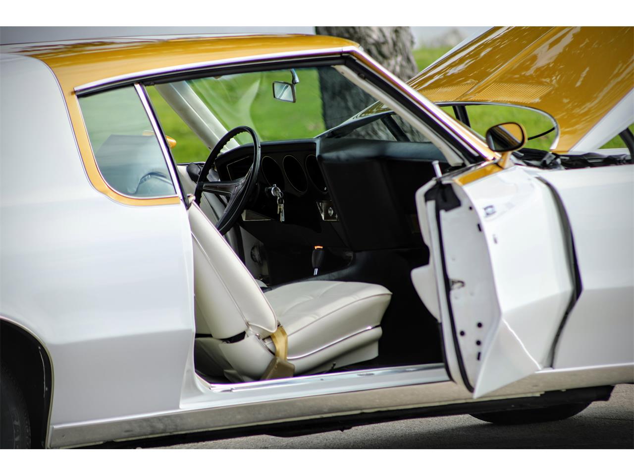 Pontiac-Grand-prix-1972-white-white-32