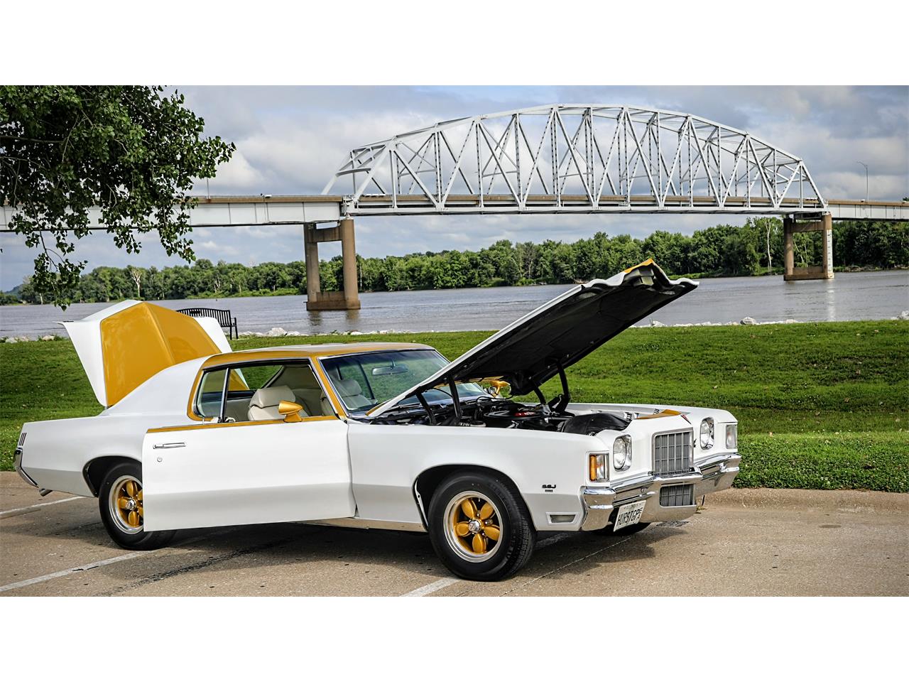 Pontiac-Grand-prix-1972-white-white-47