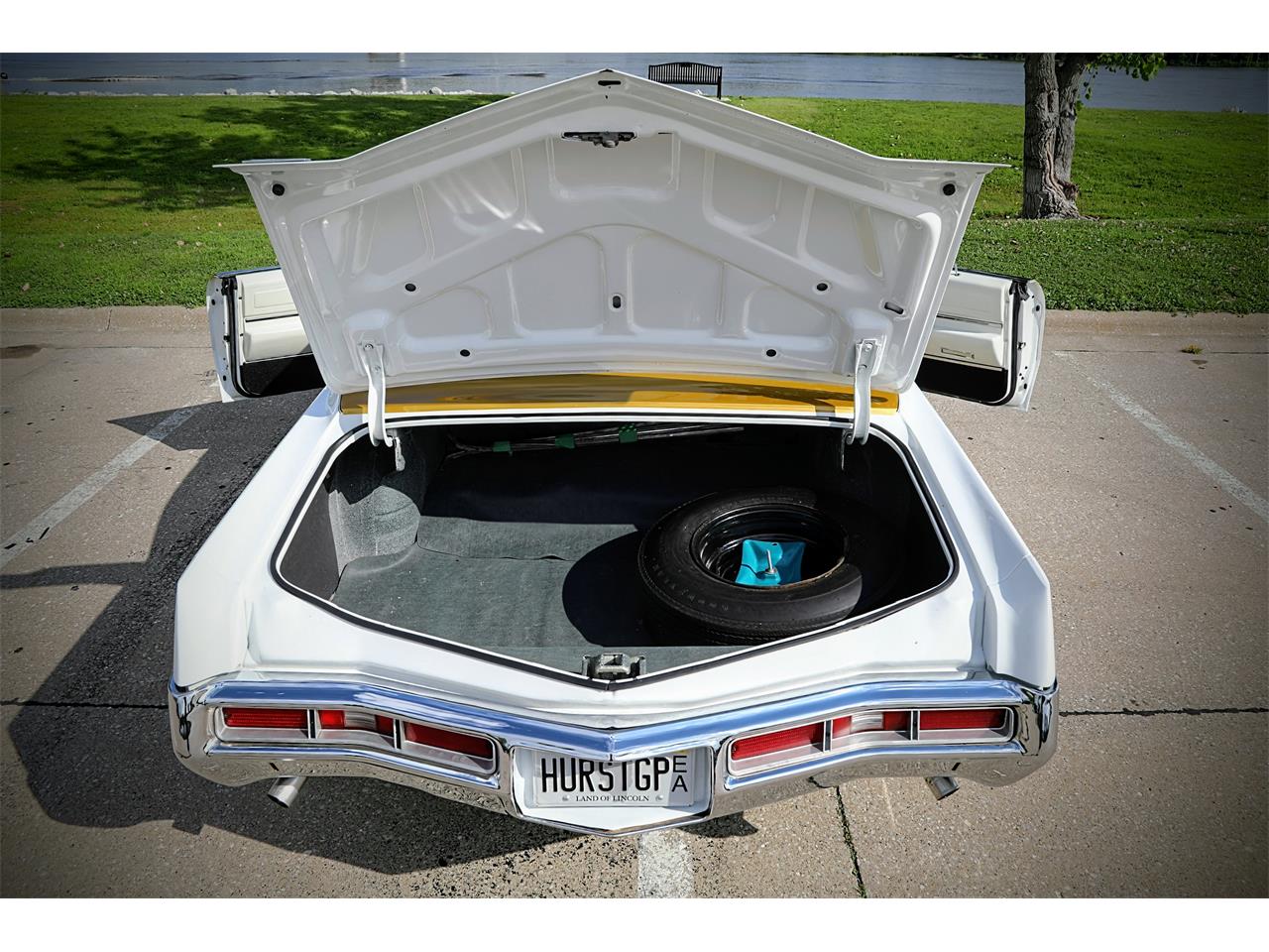 Pontiac-Grand-prix-1972-white-white-59