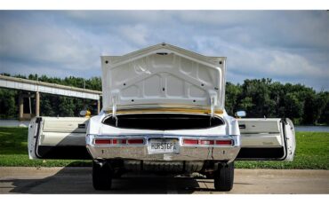 Pontiac-Grand-prix-1972-white-white-60