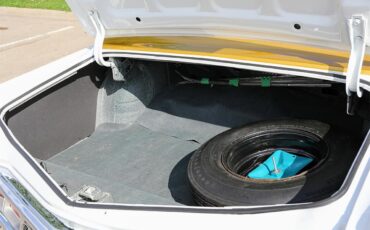 Pontiac-Grand-prix-1972-white-white-61