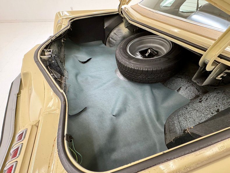 Pontiac-Grand-prix-1975-Carmel-Beige-Saddle-41