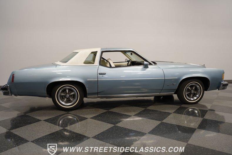 Pontiac-Grand-prix-1976-Athena-Blue-White-10
