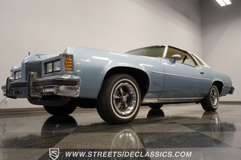 Pontiac-Grand-prix-1976-Athena-Blue-White-12