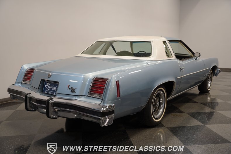 Pontiac-Grand-prix-1976-Athena-Blue-White-26