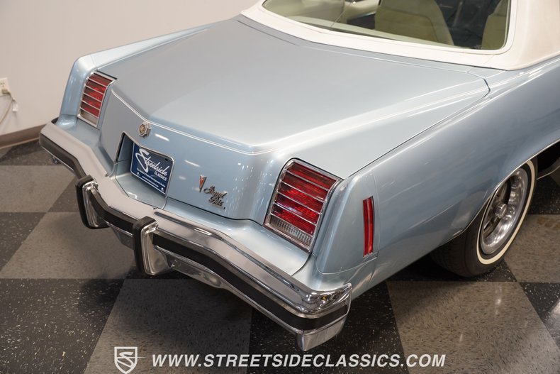 Pontiac-Grand-prix-1976-Athena-Blue-White-27