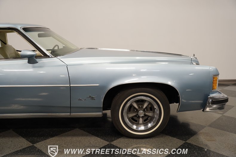 Pontiac-Grand-prix-1976-Athena-Blue-White-31