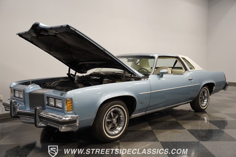 Pontiac-Grand-prix-1976-Athena-Blue-White-32