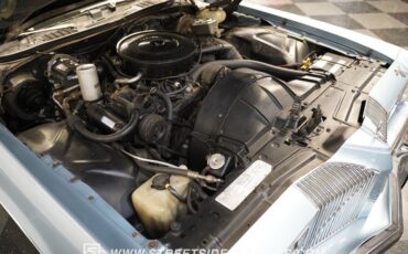 Pontiac-Grand-prix-1976-Athena-Blue-White-33