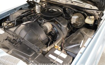 Pontiac-Grand-prix-1976-Athena-Blue-White-35