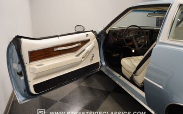 Pontiac-Grand-prix-1976-Athena-Blue-White-36