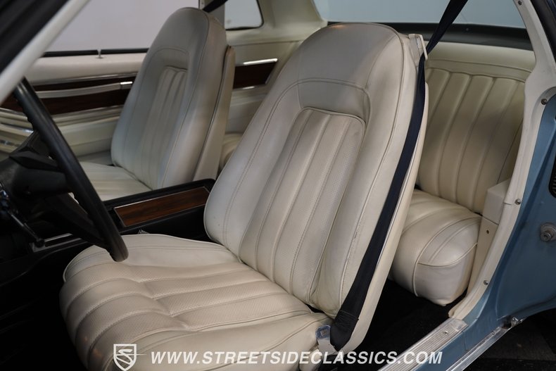 Pontiac-Grand-prix-1976-Athena-Blue-White-44